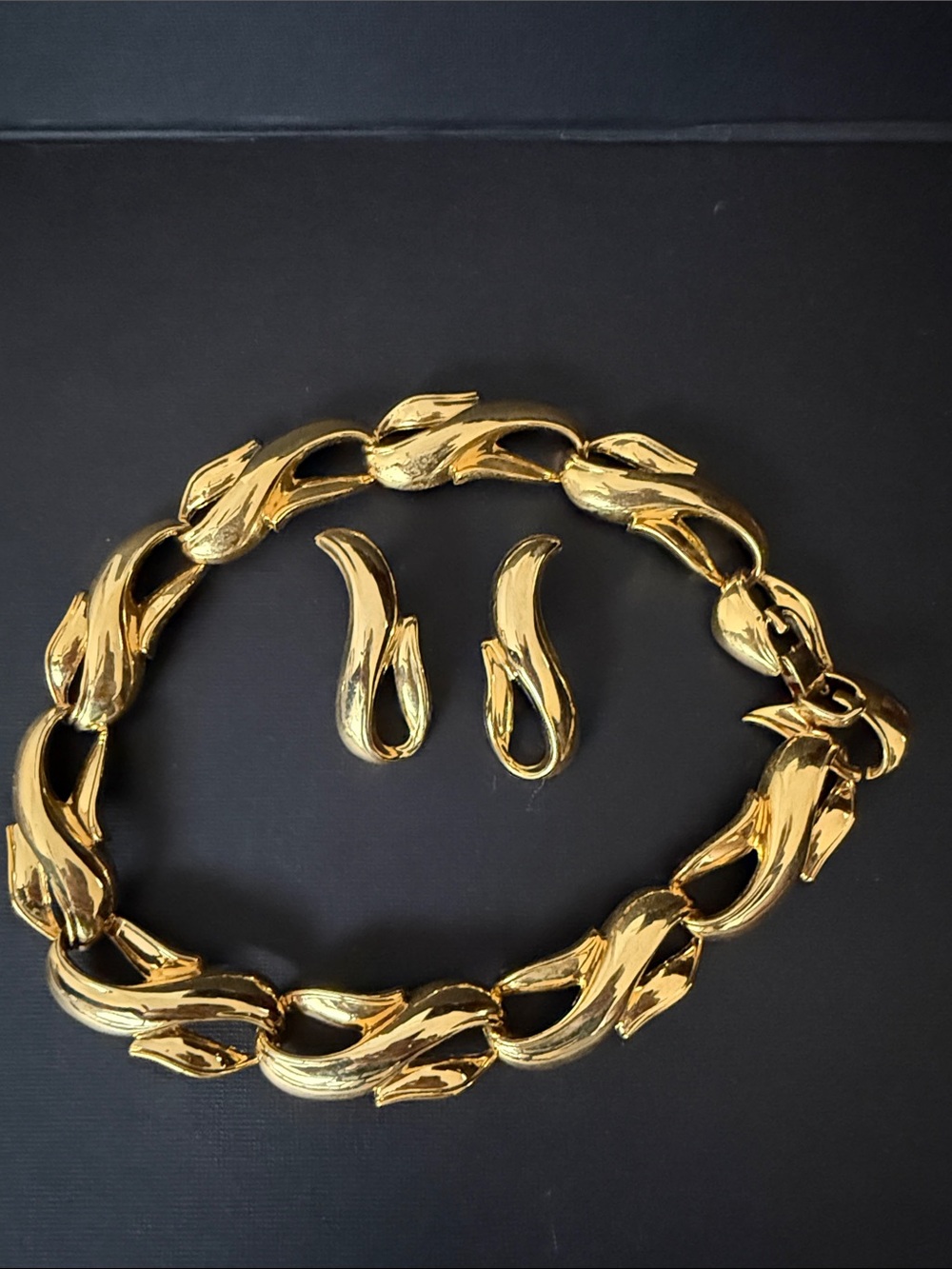 Vintage Gold Link Statement Necklace and Earrings Set - Unbranded-